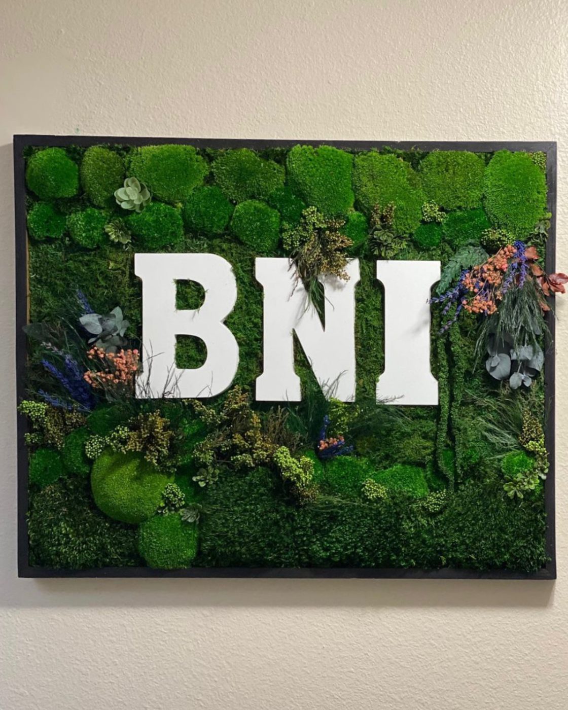 Custom BNI moss logo sign